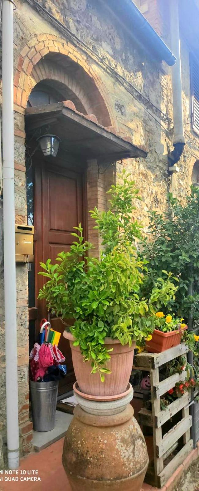 Luca'S Home San Gimignano Ruang foto